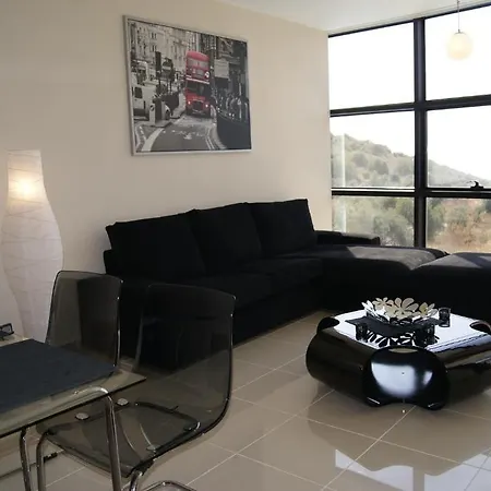 Whispering Sands 公寓式酒店