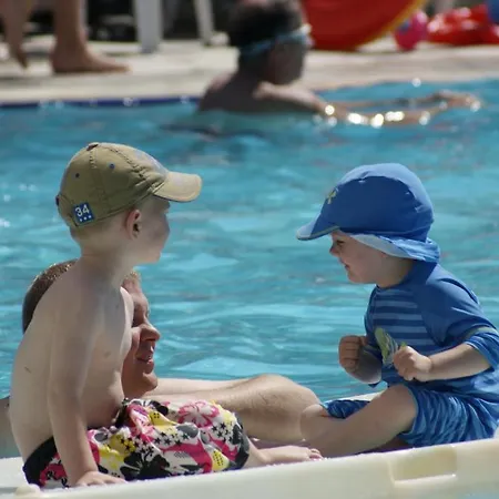 Whispering Sands Hotel apartamentowy