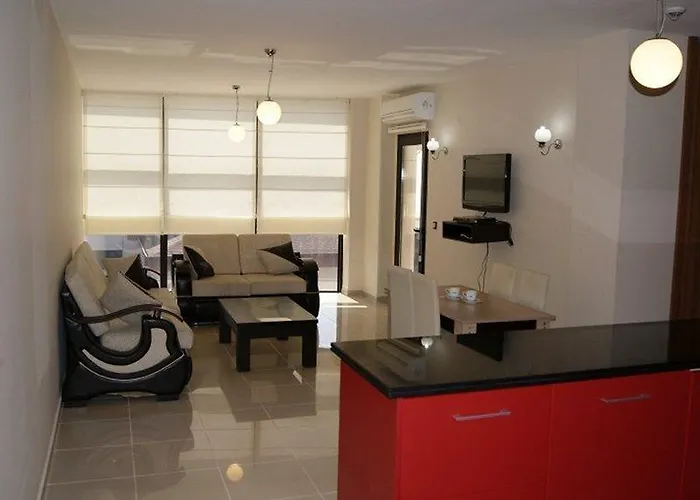 Aparthotel Whispering Sands 3*