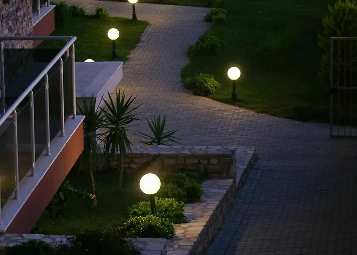 Whispering Sands Aparthotel 3*