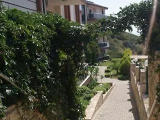 Whispering Sands Apart Otel 3*